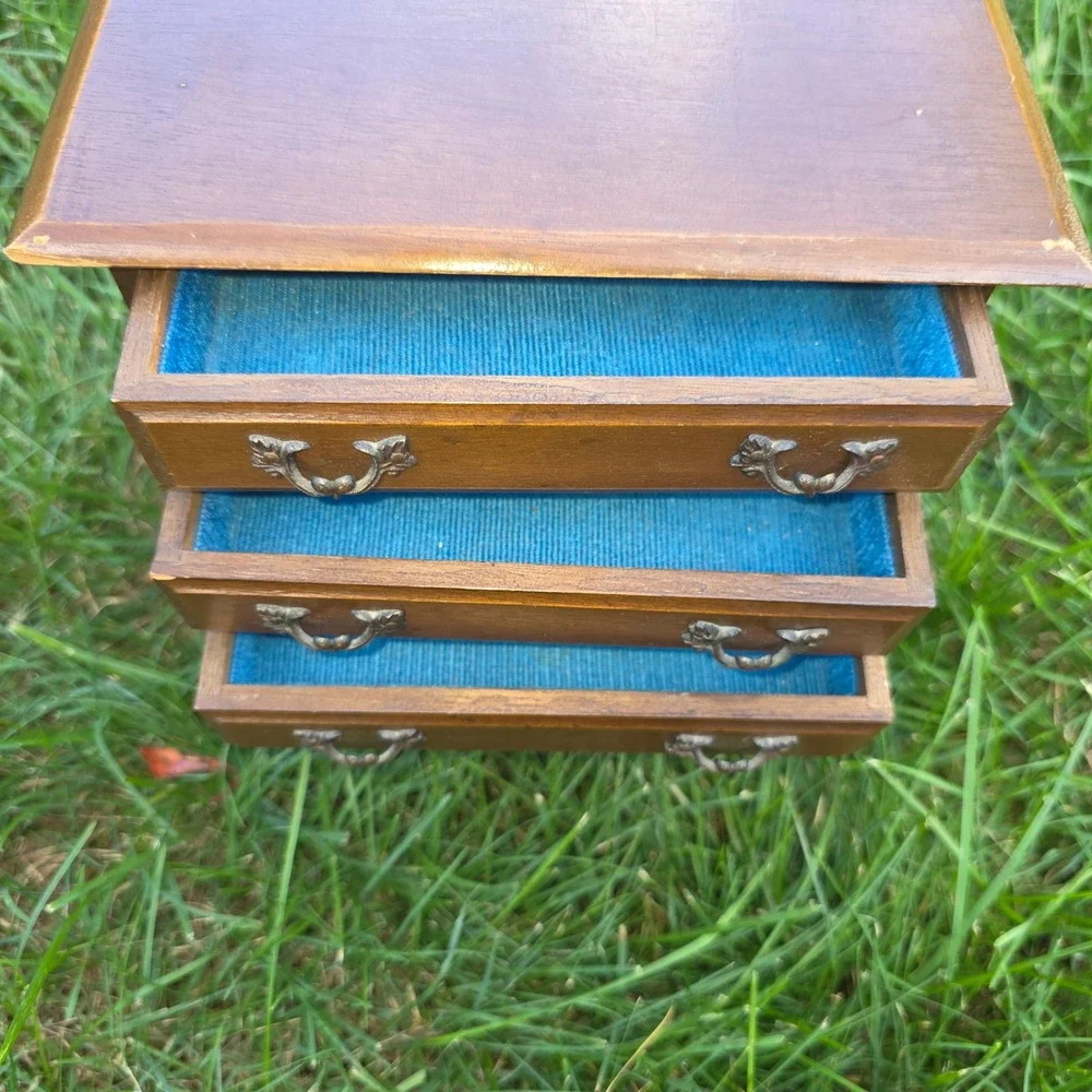 Unbranded vintage miniature